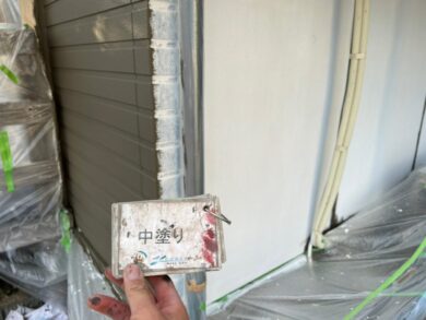 奈良大和高田市M様邸　外壁塗装・屋根塗装工事 外壁中塗り