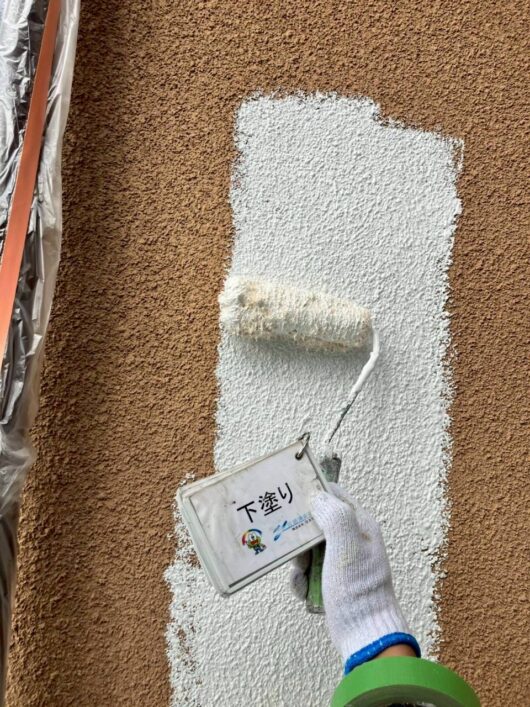 奈良県磯城郡田原本町M様邸　外壁塗装・屋根塗装・防水工事 外壁下塗り