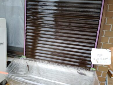 奈良香芝市N様邸　外壁塗装・防水工事 雨戸フッ素仕上げ