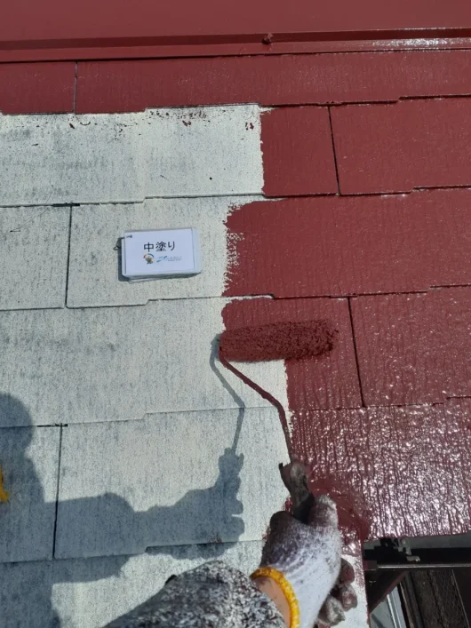 京都府木津川市T様邸　外壁塗装・屋根塗装・防水工事 屋根　中塗り