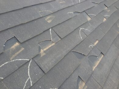 奈良の香芝の株式会社ヨネヤの外壁塗装と屋根塗装の劣化した屋根