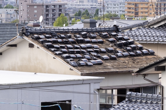 奈良の香芝の株式会社ヨネヤの外壁塗装と屋根塗装の瓦交換工事