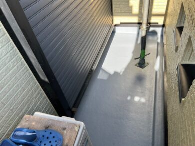 奈良香芝市M様邸　外壁塗装・屋根塗装・防水工事 ベランダ防水トップコーティング