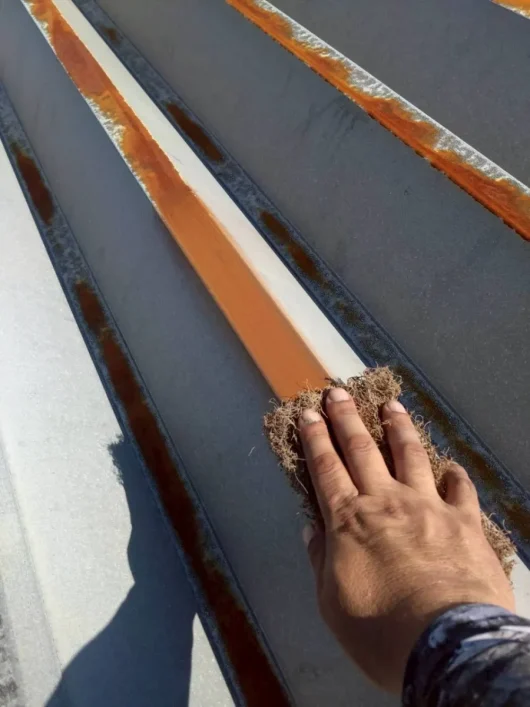 奈良県大和高田市 株式会社N様（工場）　屋根塗装工事 ケレン