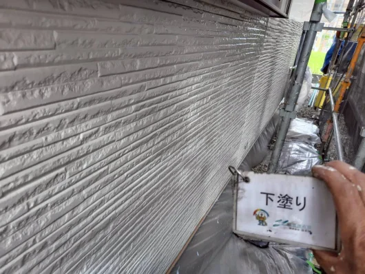 奈良県橿原市大久保町S様邸　外壁塗装・屋根塗装・防水工事 外壁　下塗り