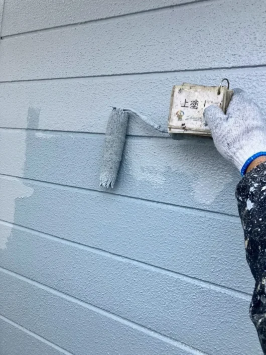 奈良県生駒市小明町S様邸　外壁塗装・屋根塗装・防水工事 外壁　上塗り