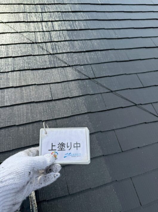 奈良県葛城市葛城ガーデンズ様（2階建てアパートメント）屋根塗装工事 屋根上塗り