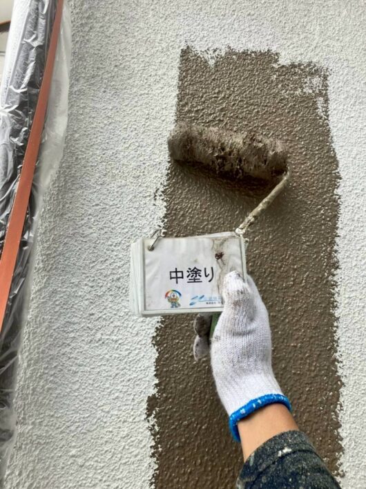 奈良県磯城郡田原本町M様邸　外壁塗装・屋根塗装・防水工事 外壁中塗り