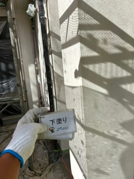 京都府相楽郡精華町H様邸　外壁塗装・屋根塗装・防水工事 外壁　下塗り