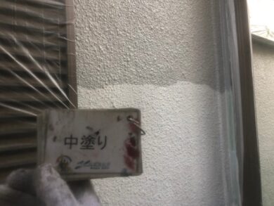 奈良三郷町K様邸　外壁塗装工事 外壁中塗り