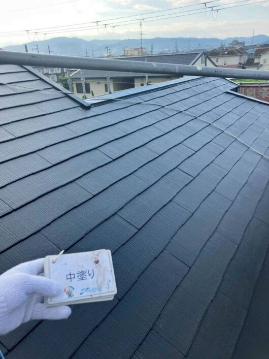 奈良県磯城郡田原本町M様邸　外壁塗装・屋根塗装・防水工事 屋根中塗り