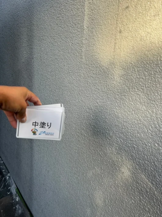 京都府木津川市N様邸　外壁塗装・屋根カバー工事 外壁　中塗り