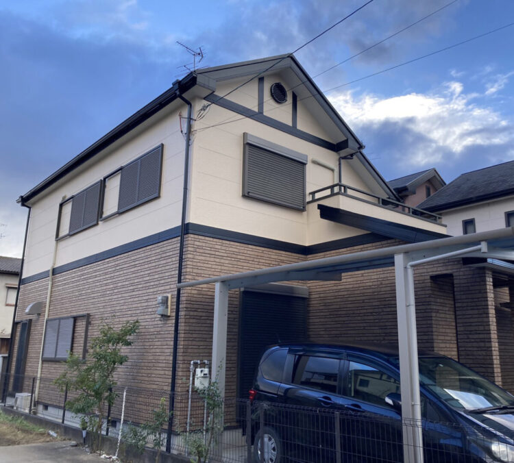 奈良の香芝市の株式会社ヨネヤの外壁塗装と屋根塗装の調和