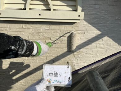 奈良奈良市K様邸　外壁塗装・屋根塗装・防水工事 外壁中塗り