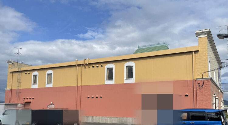 奈良の香芝市の株式会社ヨネヤの外壁塗装と屋根塗装のイエロー系×オレンジ系