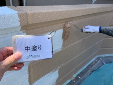奈良御所市T様邸　外壁塗装・防水工事 外塀中塗り