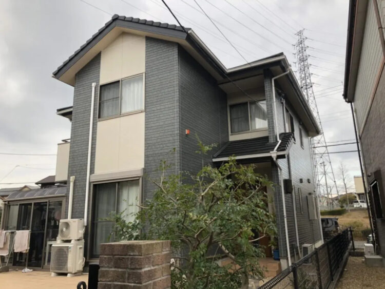 奈良の香芝の株式会社ヨネヤの外壁塗装と屋根塗装のツートンカラー施工例⑨