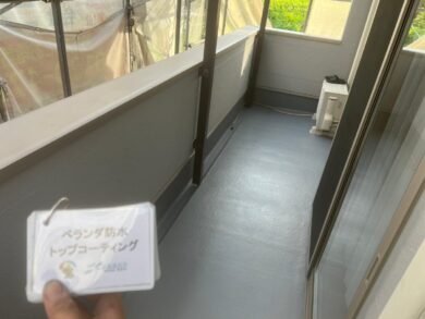 奈良奈良市Y様邸　外壁塗装・屋根塗装・防水工事 ベランダ防水トップコーティング
