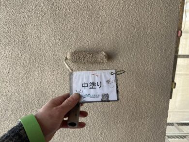 奈良奈良市M様邸　外壁塗装・屋根塗装・防水工事 外壁中塗り
