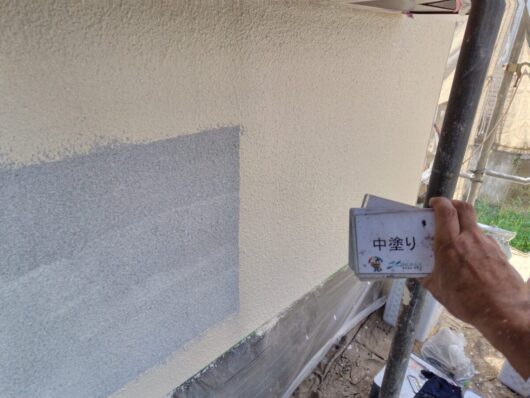 奈良県磯城郡田原本町Y様邸　外壁塗装・屋根塗装・防水工事 外壁中塗り