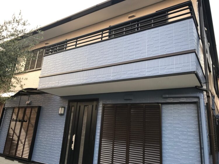 奈良の香芝市の株式会社ヨネヤの外壁塗装と屋根塗装の水色