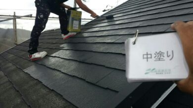 奈良大和高田市Y様　外壁塗装・屋根塗装・防水工事 屋根塗装中塗り