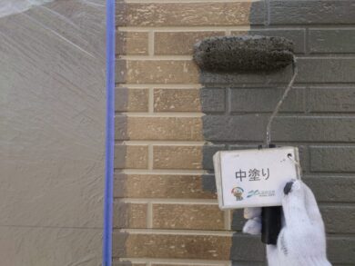 奈良奈良市N様邸　外壁塗装・屋根塗装・防水工事 外壁中塗り