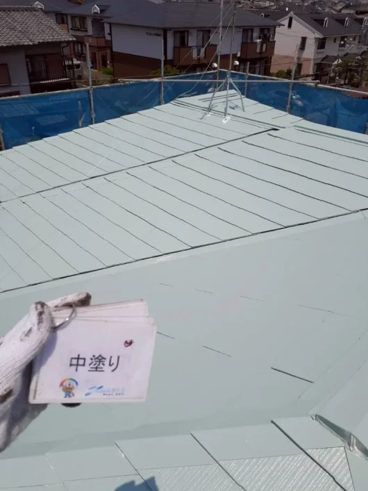 奈良県奈良市五条西K様邸　外壁塗装・屋根塗装・防水工事 屋根　中塗り