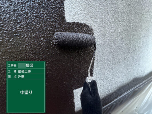 奈良県生駒市Ｋ様邸　外壁・屋根塗装工事 [中塗り]