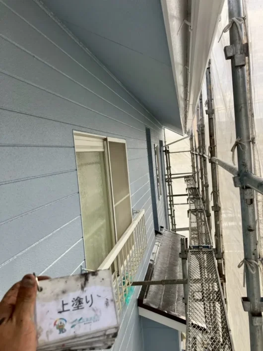 奈良県生駒市小明町S様邸　外壁塗装・屋根塗装・防水工事 外壁　上塗り