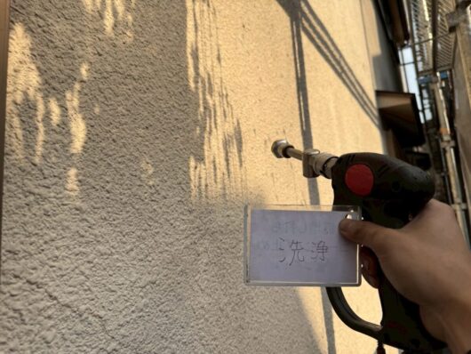 奈良県北葛城郡上牧町松里園F様邸　外壁塗装・防水工事 洗浄