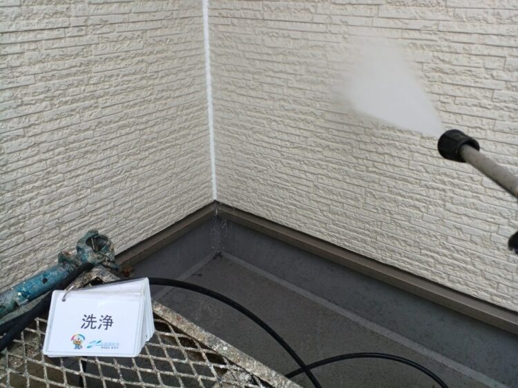 奈良の香芝の株式会社ヨネヤの外壁塗装と屋根塗装の高圧洗浄