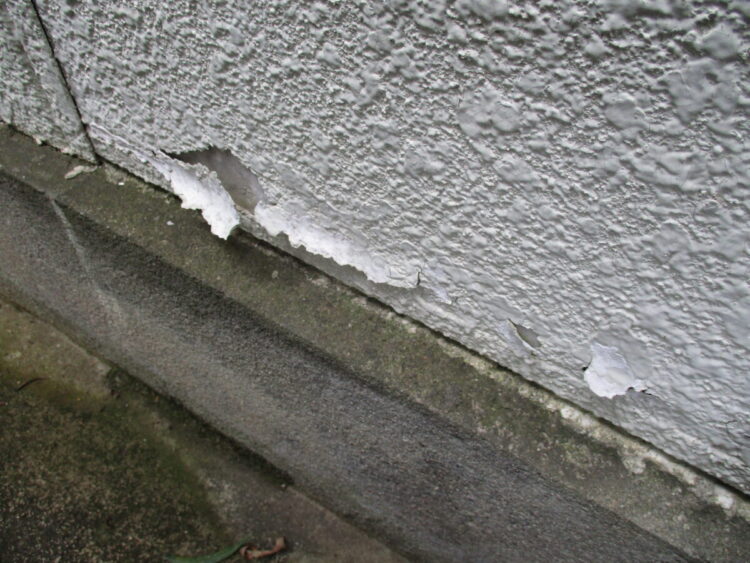 奈良の香芝市の株式会社ヨネヤの外壁塗装と屋根塗装の塗膜の剝がれ