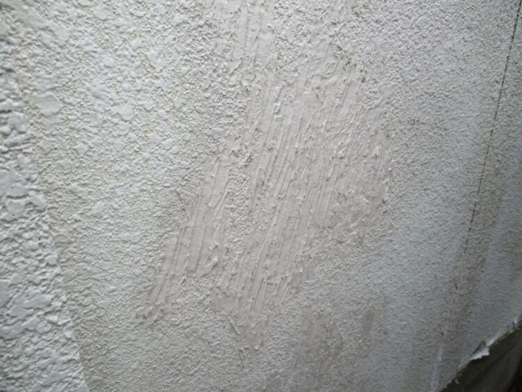 奈良の香芝市の株式会社ヨネヤの外壁塗装と屋根塗装の汚れ