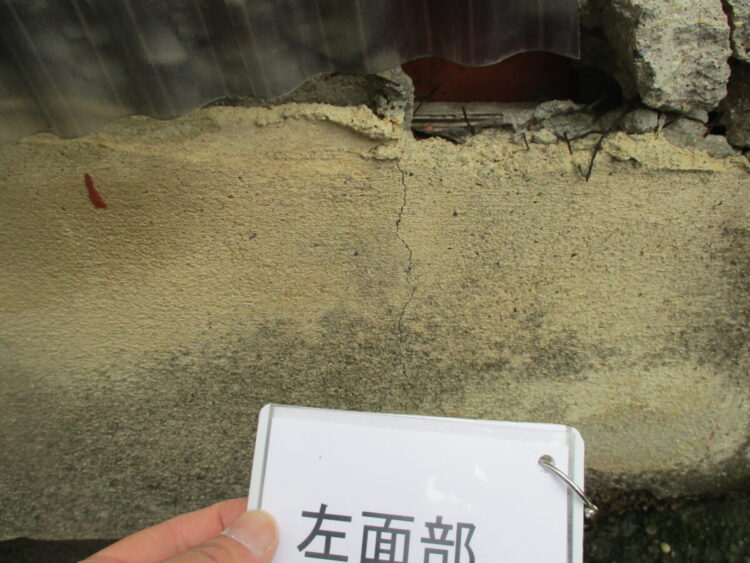 奈良の香芝市の株式会社ヨネヤの外壁塗装と屋根塗装の剥がれ