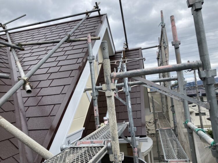 奈良の香芝市の株式会社ヨネヤの外壁塗装と屋根塗装の足場組立①