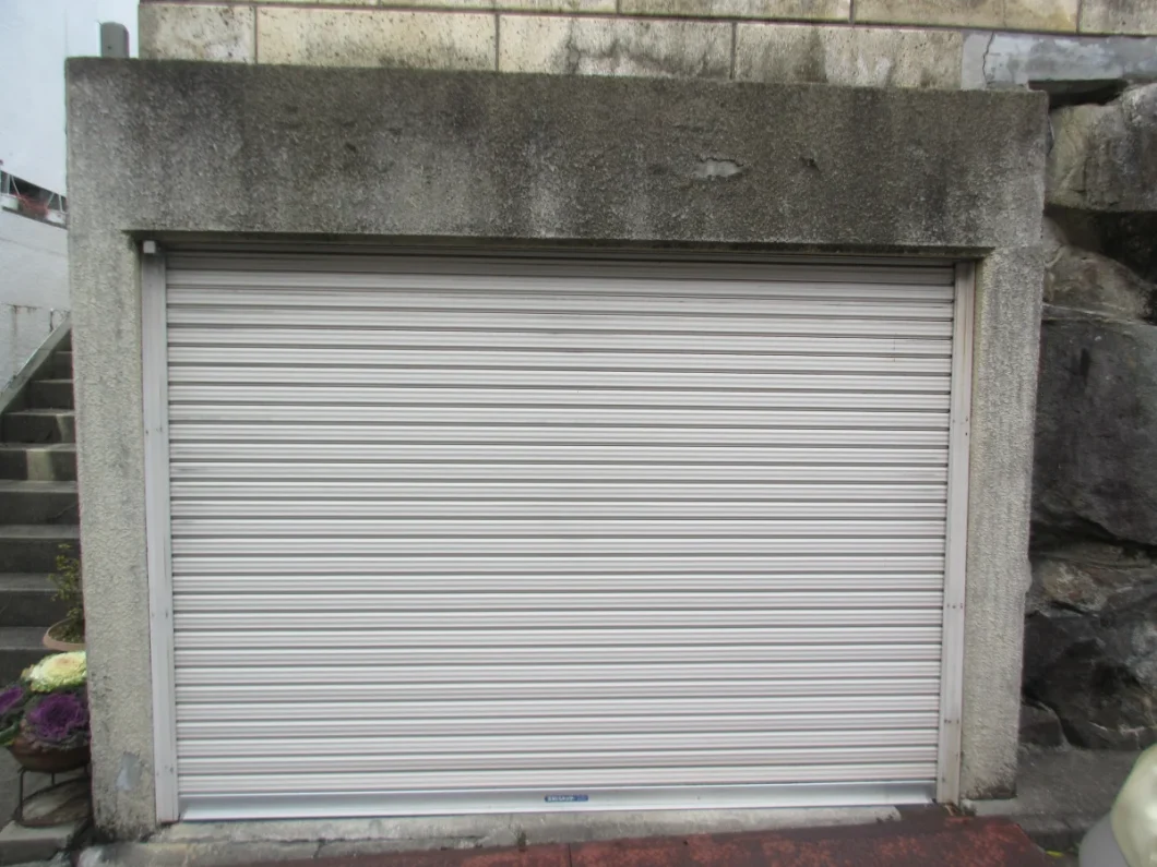 奈良県生駒市小明町H様邸　車庫塗装工事 施工前の写真