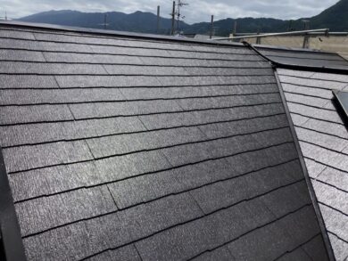 奈良の香芝の株式会社ヨネヤの外壁塗装と屋根塗装のブラウンの屋根