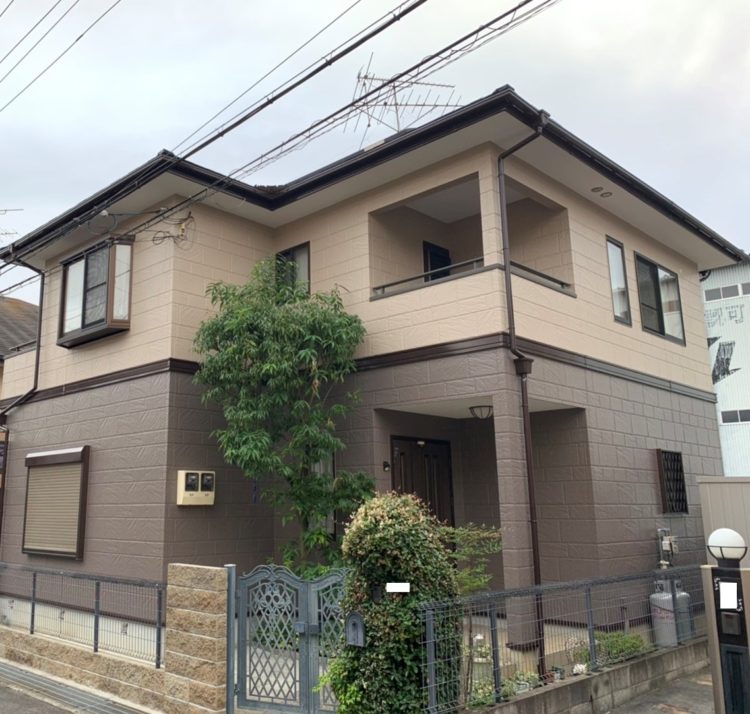 奈良の香芝市の株式会社ヨネヤの外壁塗装と屋根塗装のベージュ
