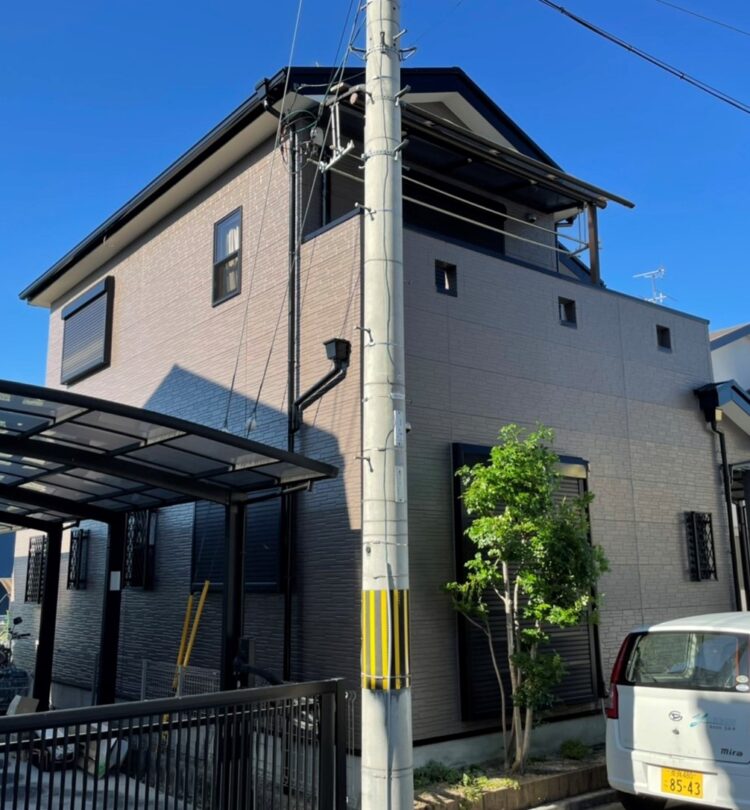 奈良の香芝の株式会社ヨネヤの外壁塗装と屋根塗装のSR-414を塗装したお家