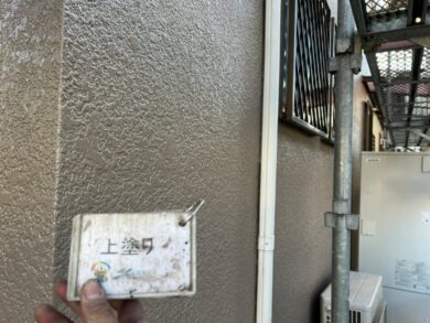 奈良生駒郡三郷町K様邸　外壁塗装・屋根塗装・防水工事 外壁上塗り