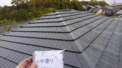 奈良香芝市K様　外壁塗装・屋根塗装 屋根塗装中塗り