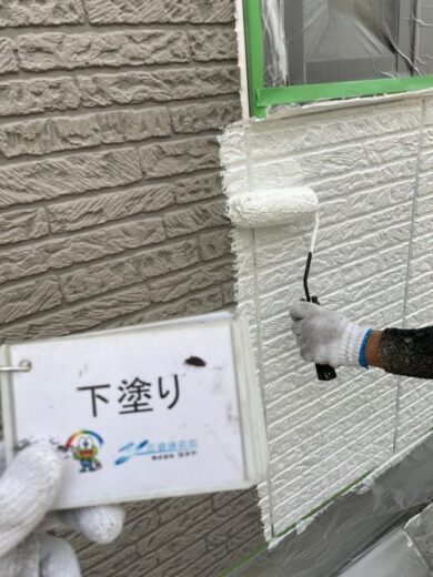 奈良香芝市T様邸　外壁塗装・屋根塗装 外壁下塗り