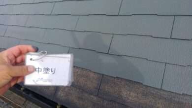 奈良北葛城郡河合町Y様邸　外壁塗装・屋根塗装・防水工事 屋根塗装中塗り