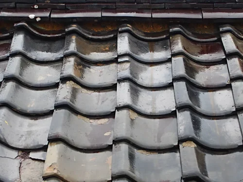 屋根材のズレや浮き