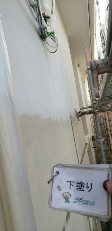 奈良香芝市S様邸　外壁塗装・屋根塗装・防水工事 外壁下塗り