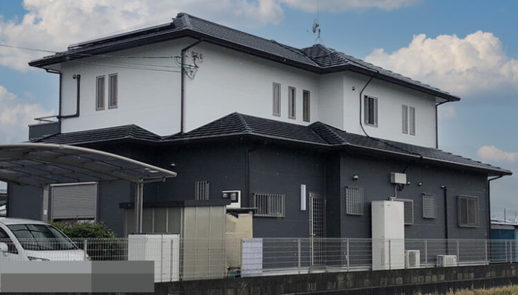 奈良の香芝市の株式会社ヨネヤの外壁塗装と屋根塗装のホワイト系×グレー系