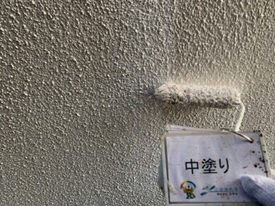 奈良香芝市H様邸　外壁塗装・防水工事 外壁中塗り