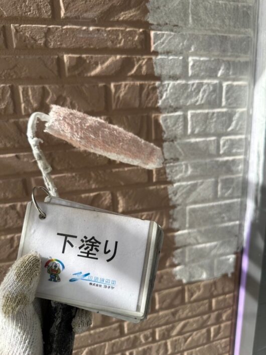 奈良県橿原市北八木町N様邸　外壁塗装・屋根塗装工事 外壁下塗り