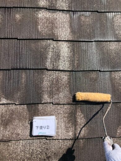 奈良北葛城郡王寺町T様　外壁塗装・屋根塗装・防水工事 屋根塗装下塗り2回目